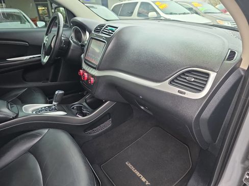 Used 2015 Dodge Journey R/T w/ Rear Seat Video Group image 9