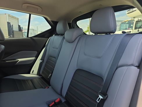 Used 2022 Nissan Kicks SR w/ Premium Package image 16