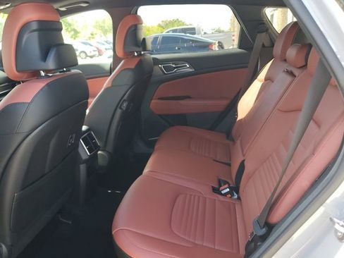 Certified 2023 Kia Sportage SX image 8