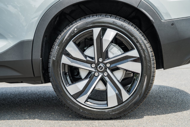 New 2026 Volvo XC40 B5 Plus w/ Climate Package AWD/4WD image 19