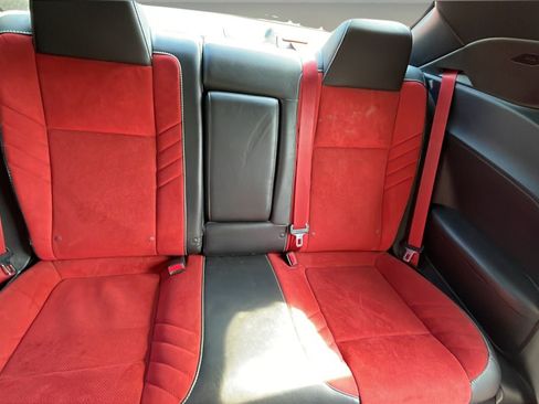 Used 2015 Dodge Challenger SRT Hellcat RWD image 14