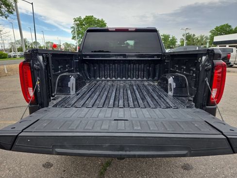 Used 2025 GMC Sierra 1500 SLT AWD/4WD image 22