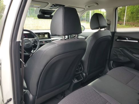 Used 2025 Kia Seltos S FWD image 10