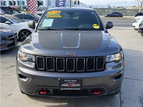 Used 2018 Jeep Grand Cherokee Trailhawk AWD/4WD image 9