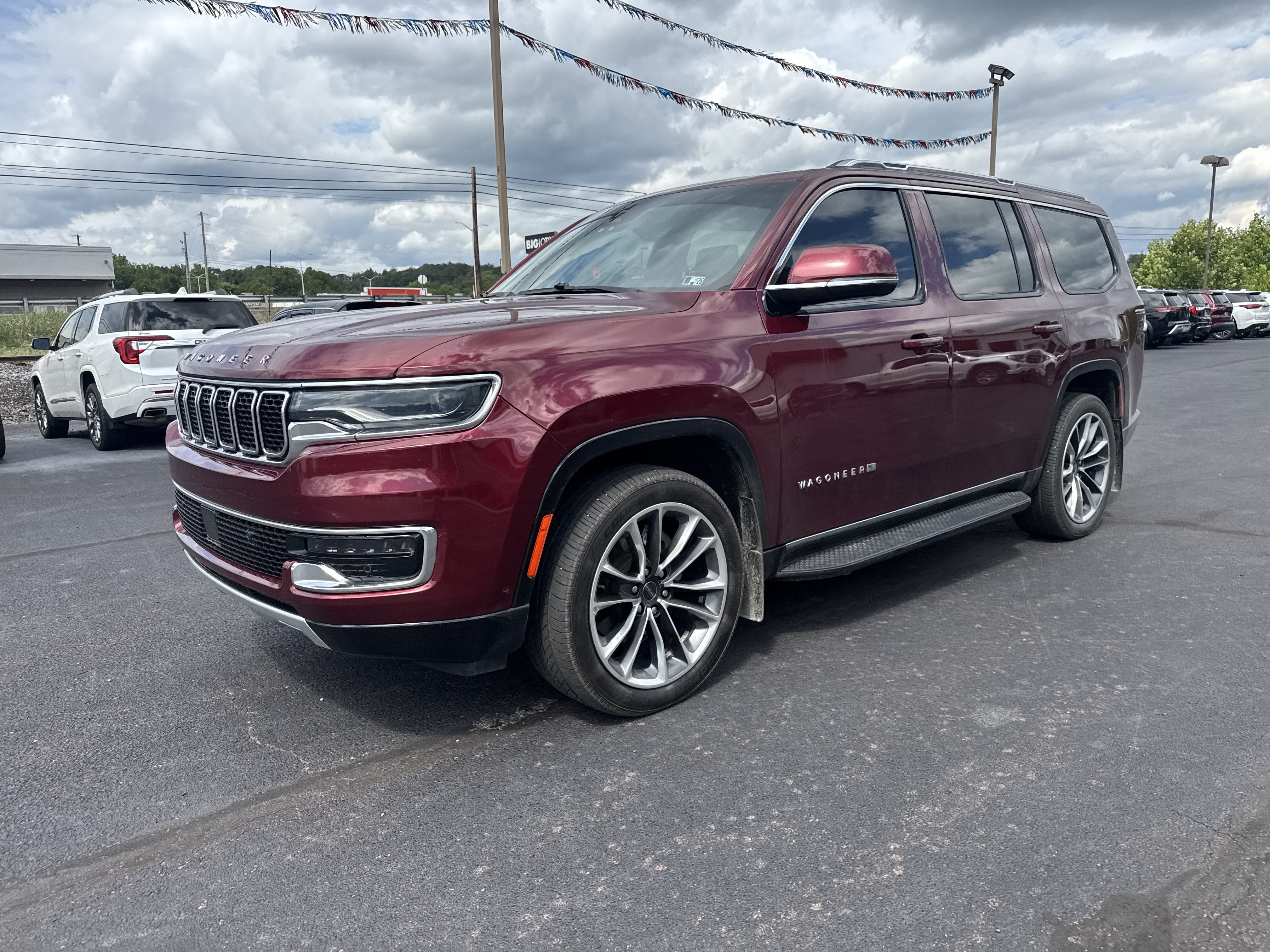 Used 2022 Jeep Wagoneer Series II w/ Premium Group I AWD/4WD image 5