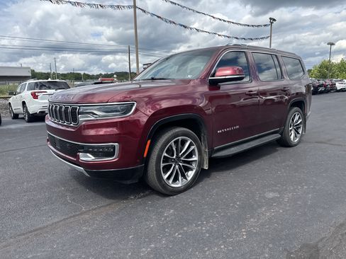 Used 2022 Jeep Wagoneer Series II w/ Premium Group I AWD/4WD image 5