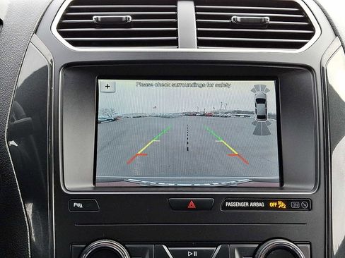 Certified 2019 Ford Explorer XLT w/ Equipment Group 202A image 21