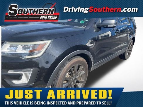 Used 2017 Ford Explorer XLT w/ Equipment Group 202A image 1