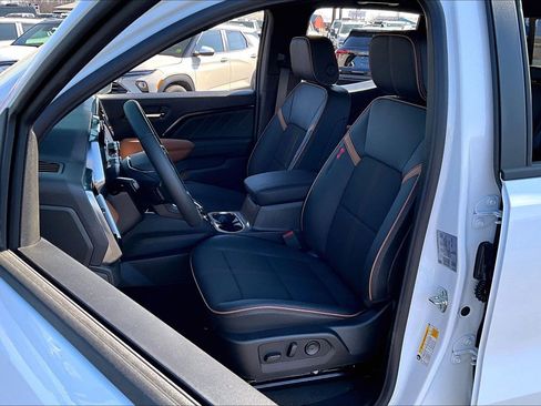 New 2026 GMC Canyon AT4 image 9