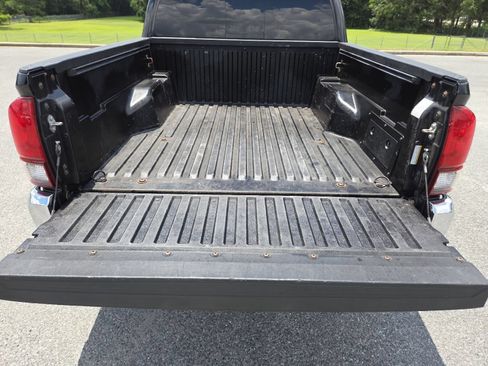 Used 2019 Toyota Tacoma SR5 RWD image 14