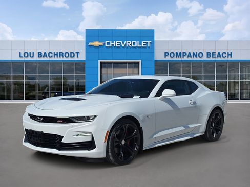 Used 2021 Chevrolet Camaro SS RWD image 3