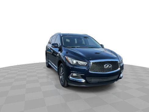 Used 2019 INFINITI QX60 Luxe w/ Essential Package image 3