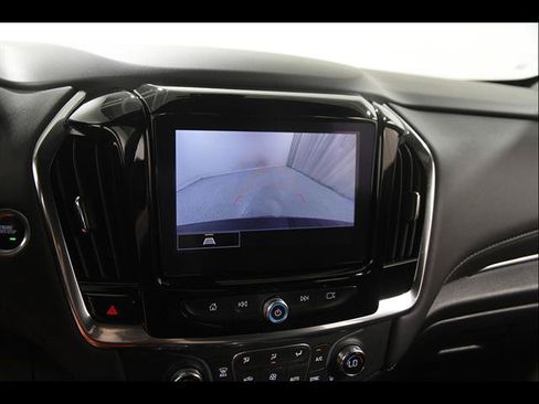 Used 2023 Chevrolet Traverse LT FWD image 14