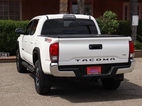 Used 2019 Toyota Tacoma TRD Off-Road AWD/4WD image 6