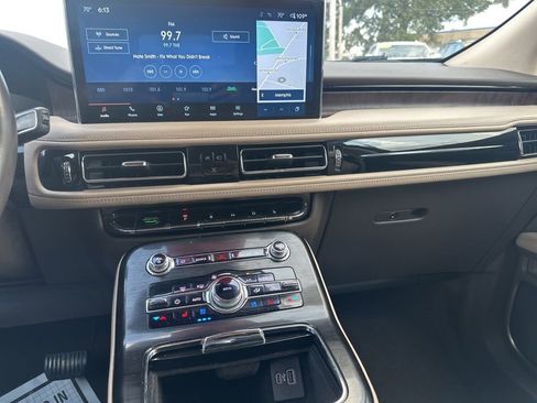 Used 2021 Lincoln Nautilus Reserve image 16