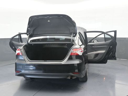 Used 2019 Toyota Camry LE image 73