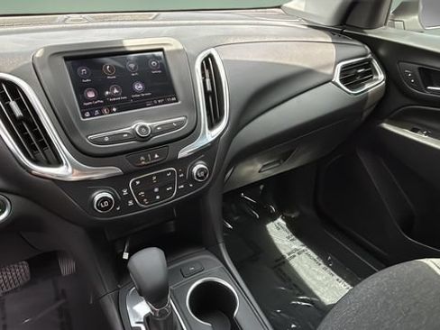 Used 2024 Chevrolet Equinox LT FWD image 24