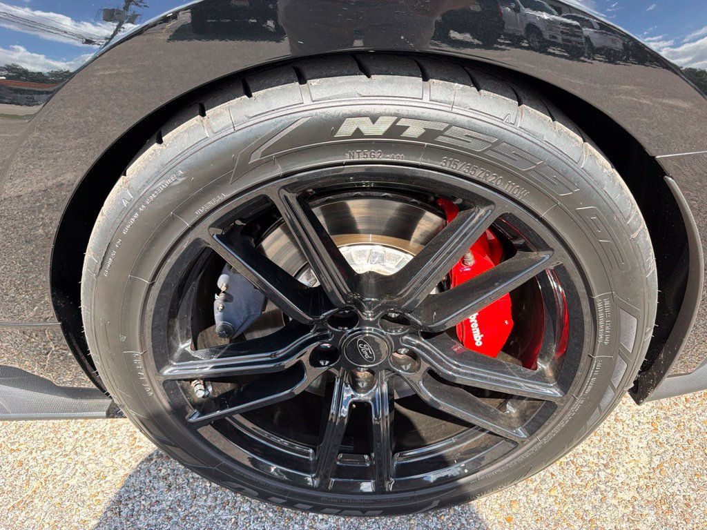 Used 2021 Ford Mustang Shelby GT500 w/ Technology Package RWD image 12