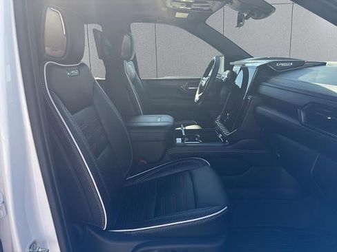 Used 2025 GMC Yukon AT4 Ultimate w/ LPO, Floor Liner Package AWD/4WD image 43