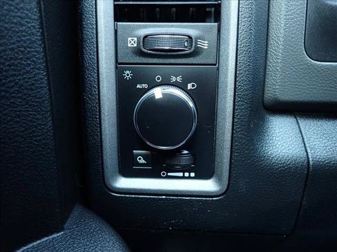 Used 2018 RAM 2500 Tradesman w/ Chrome Appearance Group AWD/4WD image 19