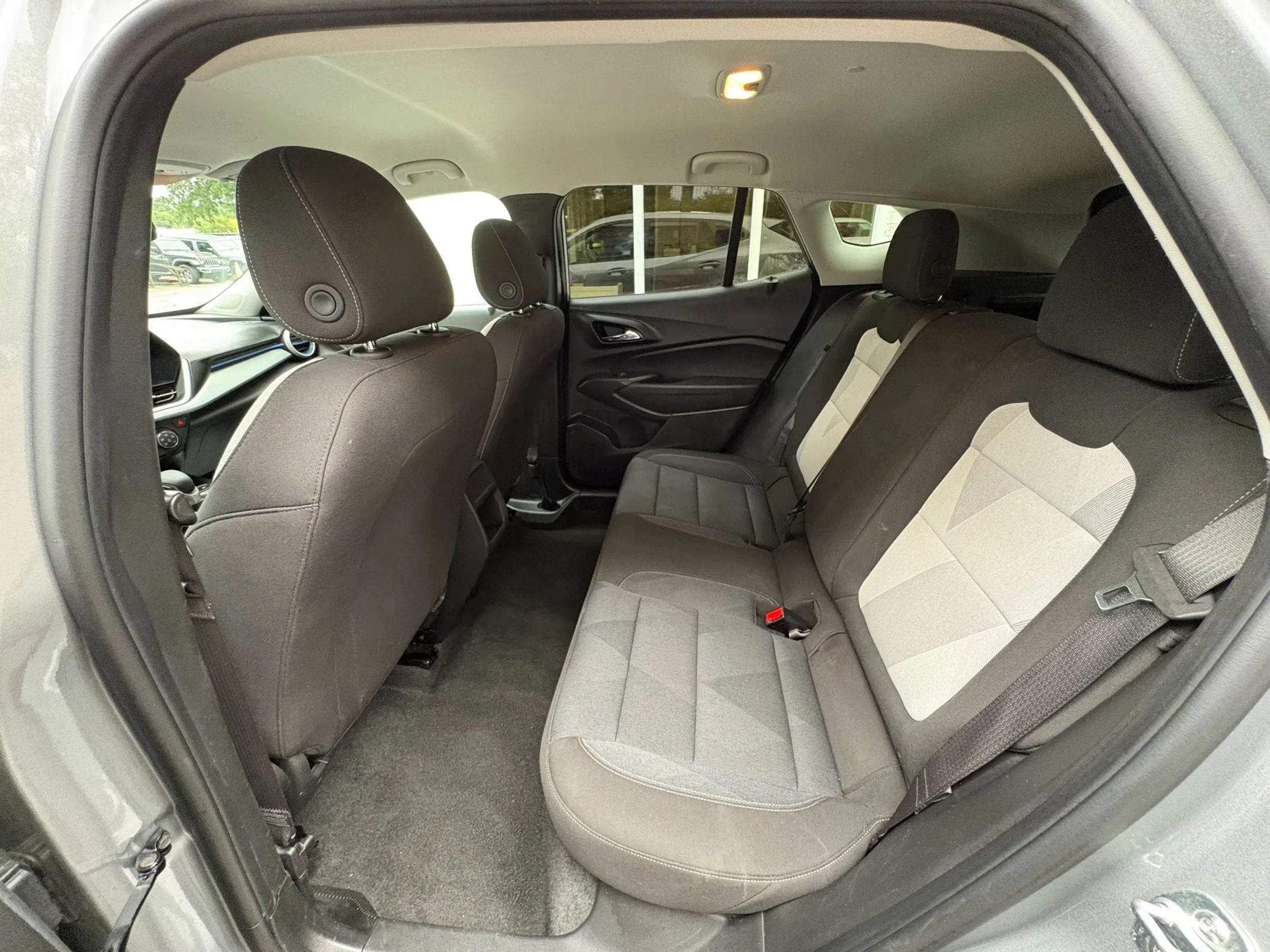 Used 2025 Chevrolet Trax LS w/ Driver Confidence Package FWD image 23