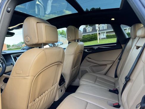 Used 2017 Porsche Macan image 22