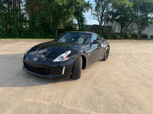 Used 2015 Nissan 370Z w/ Sport Package image 1