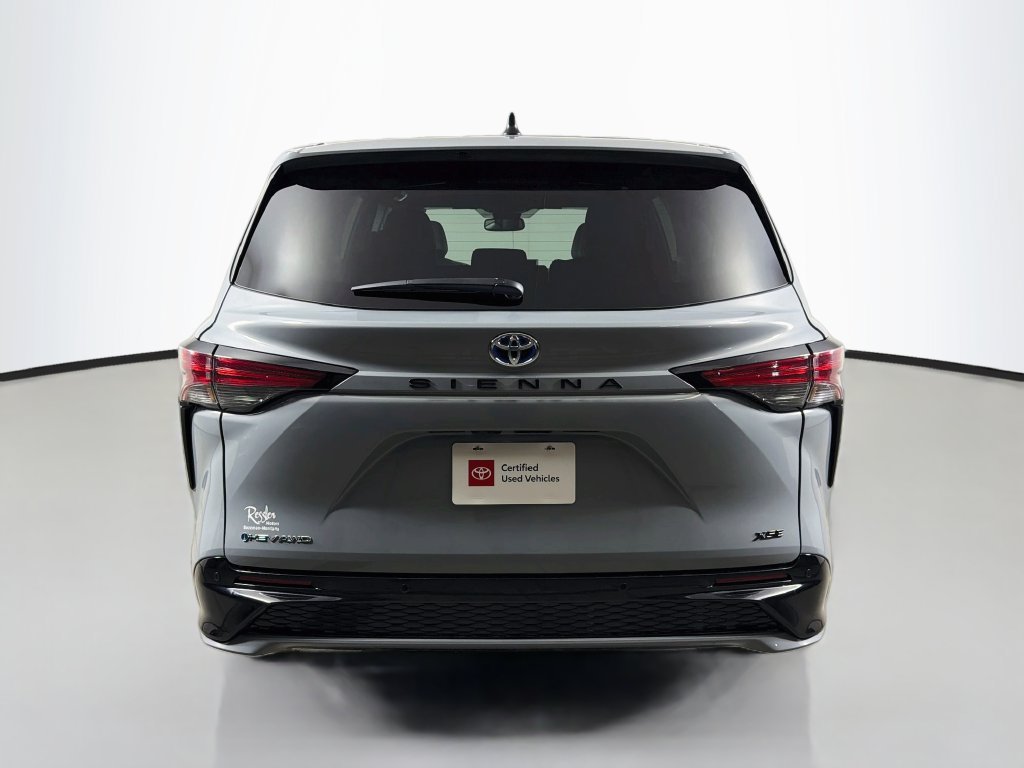 Used 2025 Toyota Sienna XSE AWD/4WD image 7
