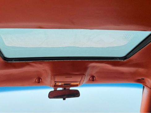 Used 2010 Dodge Charger SXT image 16