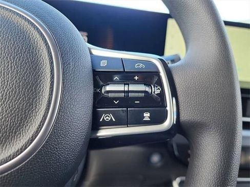 New 2026 Kia Carnival LX image 25