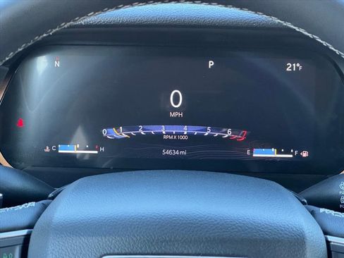 Used 2024 Jeep Grand Cherokee Laredo image 13