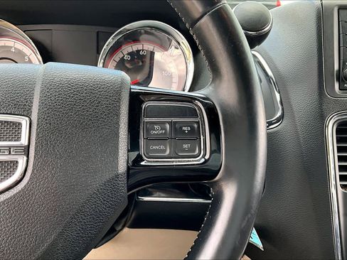 Used 2017 Dodge Grand Caravan SXT image 24