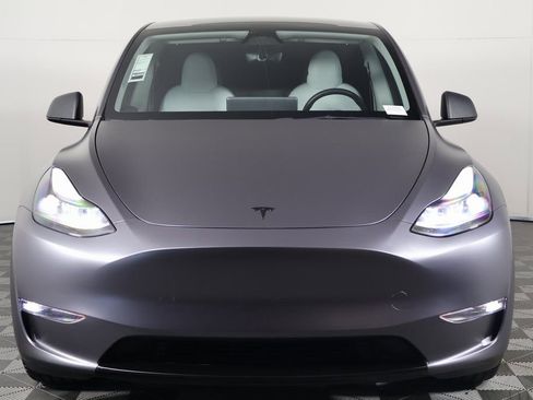 Used 2023 Tesla Model Y Performance image 2