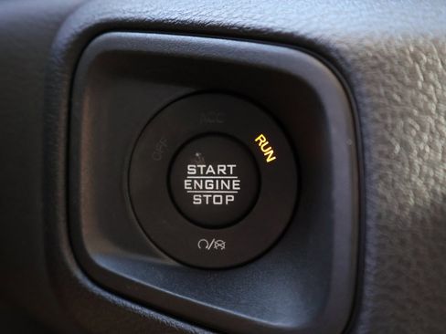 Used 2024 Jeep Gladiator Sport image 31