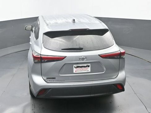 Used 2023 Toyota Highlander L FWD image 15