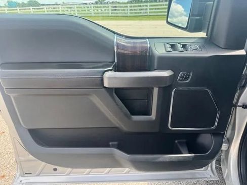 Used 2016 Ford F150 Platinum w/ Equipment Group 701A Luxury AWD/4WD image 12