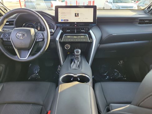Used 2024 Toyota Venza Limited image 9