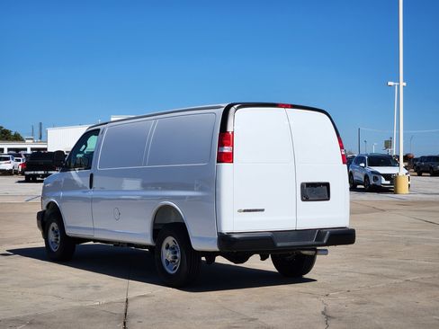 New 2025 Chevrolet Express 2500 w/ Driver Convenience Package image 4