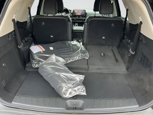 New 2026 Nissan Pathfinder SL image 11