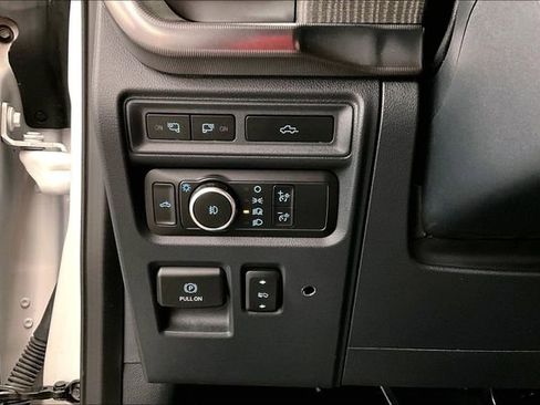Used 2022 Ford F150 Platinum w/ Equipment Group 701A High AWD/4WD image 41