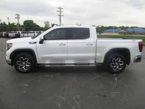 Used 2023 GMC Sierra 1500 SLT w/ SLT Premium Package AWD/4WD image 9