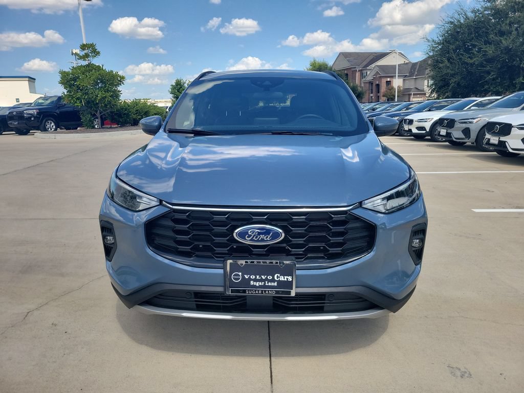 Used 2025 Ford Escape ST-Line Select AWD/4WD image 2
