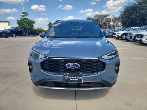 Used 2025 Ford Escape ST-Line Select AWD/4WD image 2