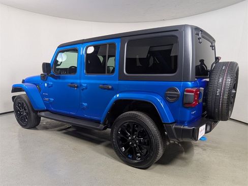 Used 2022 Jeep Wrangler Unlimited Sahara w/ Cold Weather Group image 5