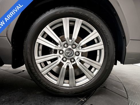 Used 2022 Lexus LX 600 4WD w/ Accessory Package (Z1) image 38