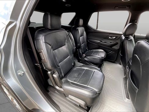 Used 2023 Chevrolet Traverse LT FWD image 19