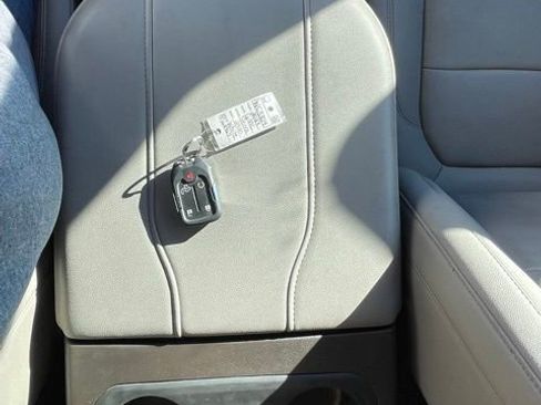 Used 2023 GMC Sierra 2500 SLT image 22