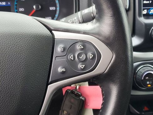 Used 2022 Chevrolet Colorado LT w/ Luxury Package image 15