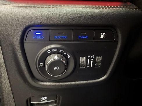 Used 2022 Jeep Grand Cherokee Summit AWD/4WD image 19