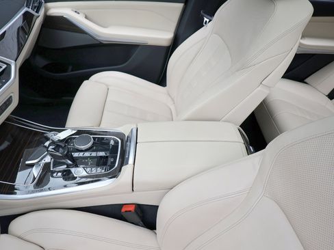 Used 2021 BMW X5 sDrive40i w/ Premium Package image 43